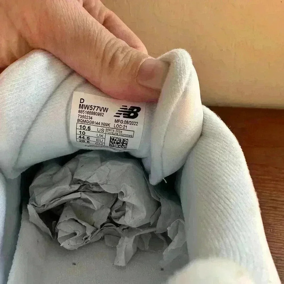 Size 10.5 D - New Balance 577 Hook and Loop White New - Picture 10 of 12